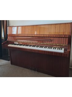 August Förster pianínó