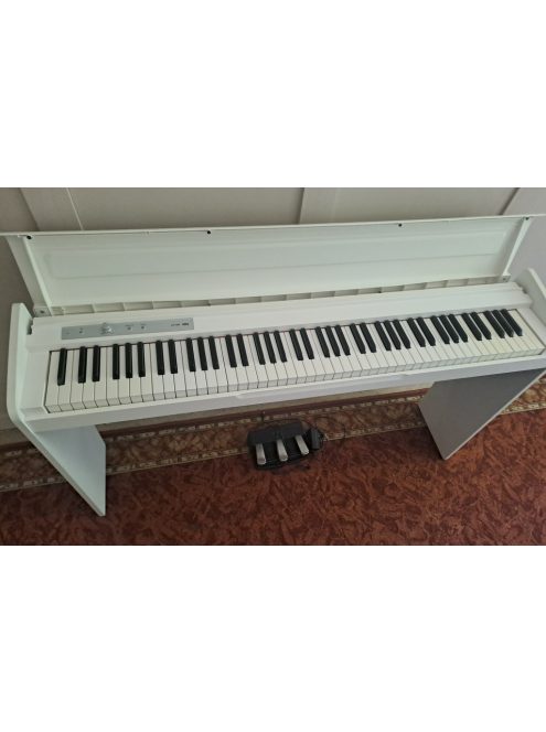 Korg LP180 - HASZNÁLT TERMÉK
